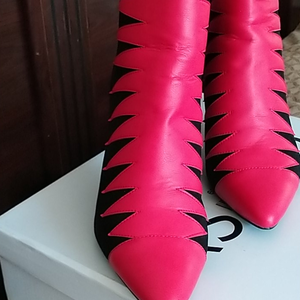 Ashro Greccia Bootie Boots - Picture 8 of 9